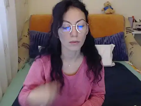 Snapshot of Emmatoo chatting on 12-01-25, 11:59 Emmatoo online show from 12-01-25, 11:59