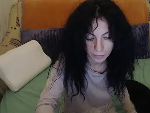 Snapshot of Emmatoo chatting on 12-04-25, 02:15 Emmatoo online show from 12-04-25, 02:15