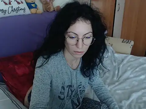 Snapshot of Emmatoo chatting on 01-09-26, 10:29 Emmatoo online show from 01-09-26, 10:29