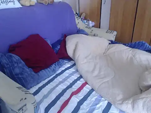 Snapshot of Emmatoo chatting on 01-12-26, 09:47 Emmatoo online show from 01-12-26, 09:47