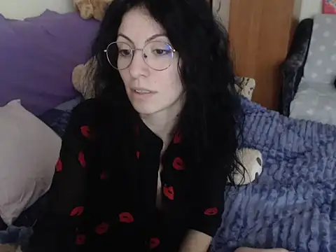 Snapshot of Emmatoo chatting on 01-15-26, 01:05 Emmatoo online show from 01-15-26, 01:05