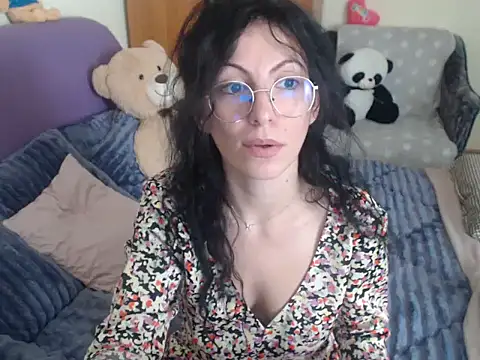 Snapshot of Emmatoo chatting on 01-18-26, 12:09 Emmatoo online show from 01-18-26, 12:09