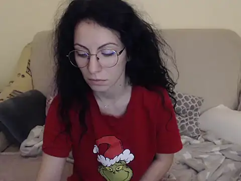 Snapshot of Emmatoo chatting on 02-18-26, 05:03 Emmatoo online show from 02-18-26, 05:03