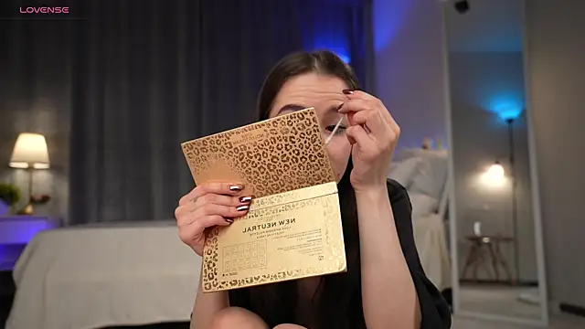 Amely Young online show from 11-14-25, 12:42