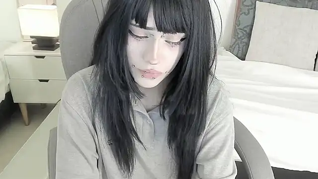 Snapshot of celestica_rose chatting on 11-22-25, 09:47 celestica rose online show from 11-22-25, 09:47