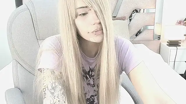 Snapshot of celestica_rose chatting on 05-13-26, 08:34 celestica rose online show from 05-13-26, 08:34
