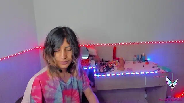 Snapshot of linnie_ chatting on 09-16-25, 08:32 linnie  online show from 09-16-25, 08:32