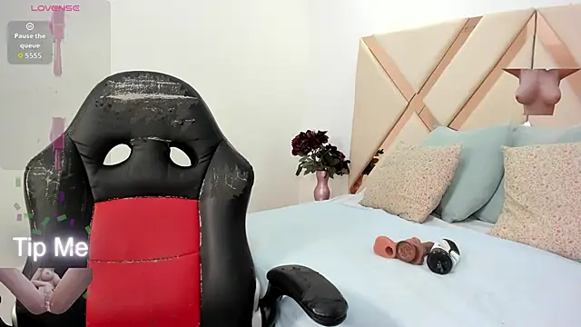 sofia samuels online show from 04-30-26, 03:24