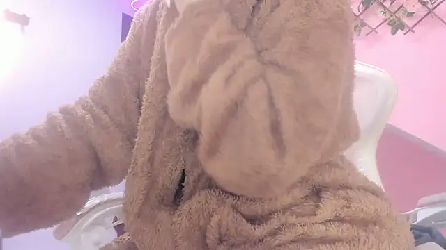 Snapshot of meribeth303av chatting on 02-01-25, 01:23 meribeth303av online show from 02-01-25, 01:23