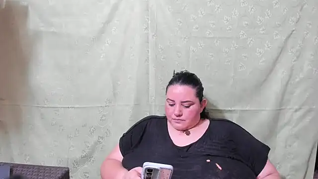 Snapshot of tetasgrandes_karol chatting on 12-21-25, 11:01 tetasgrandes karol online show from 12-21-25, 11:01