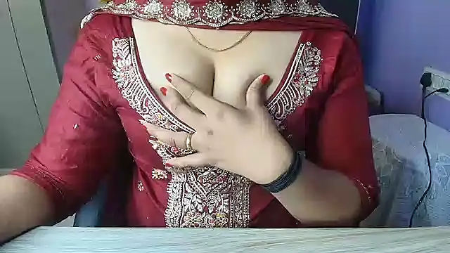 Snapshot of KhwahisHH chatting on 11-15-25, 10:01 KhwahisHH online show from 11-15-25, 10:01