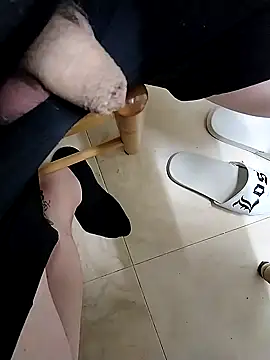 lobito1997 online show from 01-25-25, 03:40