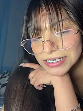 Snapshot of Lily_candy_X chatting on 12-18-24, 09:04 Lily candy X online show from 12-18-24, 09:04