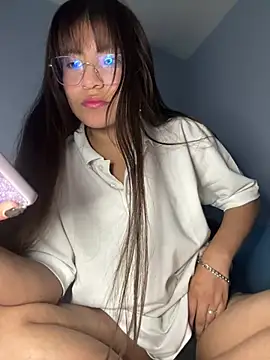 Snapshot of Lily_candy_X chatting on 01-18-25, 05:52 Lily candy X online show from 01-18-25, 05:52