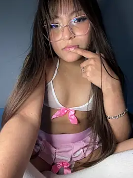 Snapshot of Lily_candy_X chatting on 02-12-25, 06:08 Lily candy X online show from 02-12-25, 06:08