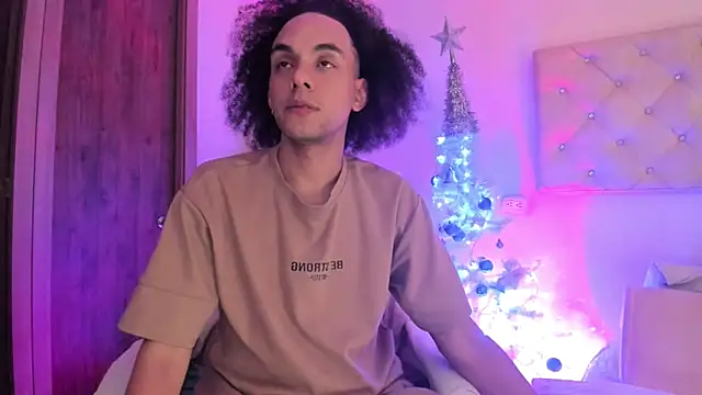 Snapshot of BarbieVenus chatting on 12-17-25, 06:19 BarbieVenus online show from 12-17-25, 06:19