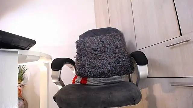 camilasexy111 online show from 01-05-25, 09:36