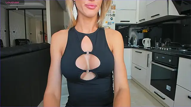 Snapshot of ANNA_D_ANGEL chatting on 02-13-25, 07:45 ANNA D ANGEL online show from 02-13-25, 07:45