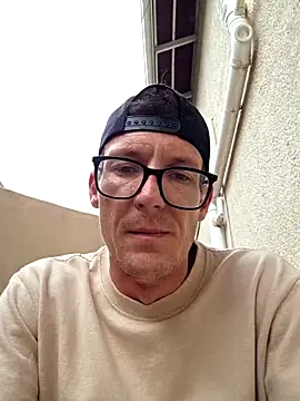 Snapshot of TheSouthernKing chatting on 12-17-25, 09:59 TheSouthernKing online show from 12-17-25, 09:59