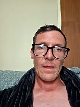 Snapshot of TheSouthernKing chatting on 12-18-25, 10:54 TheSouthernKing online show from 12-18-25, 10:54