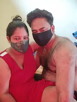 Snapshot of IND_COUPLE1 chatting on 06-20-26, 05:43 IND COUPLE1 online show from 06-20-26, 05:43