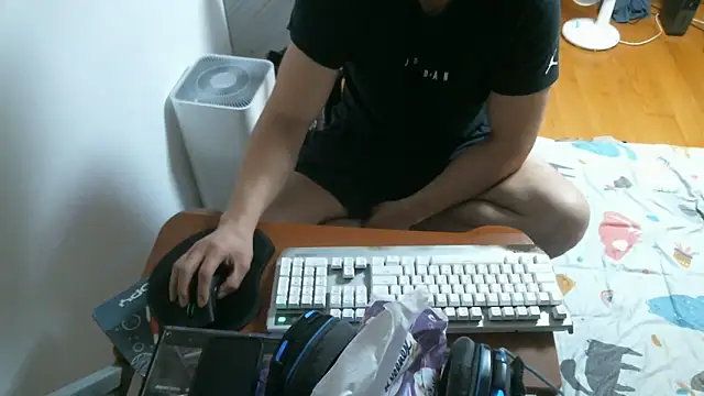 Snapshot of Stellan_0412 chatting on 02-17-26, 03:19 Stellan 0412 online show from 02-17-26, 03:19