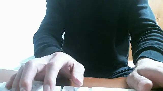 Snapshot of Stellan_0412 chatting on 03-06-26, 05:42 Stellan 0412 online show from 03-06-26, 05:42