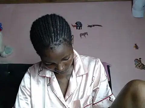 TrishaKalid online show from 01-21-25, 08:43