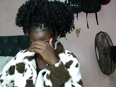 TrishaKalid online show from 01-30-25, 09:36