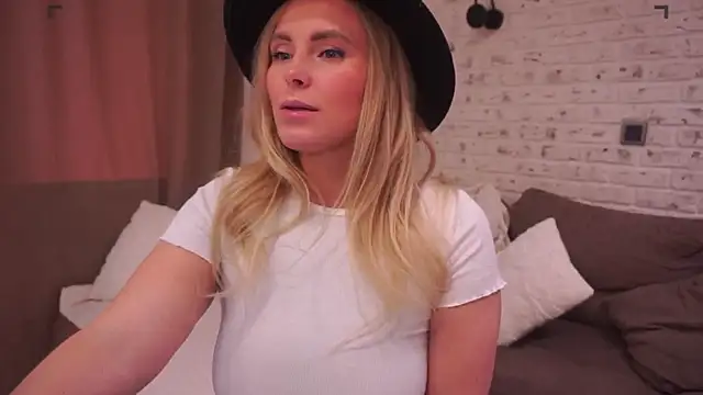 Charming Daphny online show from 03-14-25, 08:53