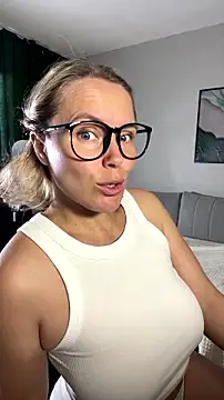 Charming Daphny online show from 07-12-26, 07:32