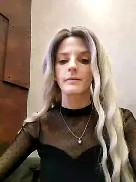 Snapshot of _LittleAngel_ chatting on 01-06-25, 06:25 LittleAngel online show from 01-06-25, 06:25