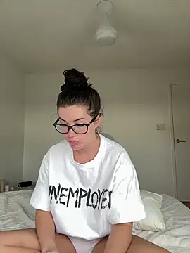 Snapshot of summermc_xx chatting on 03-10-25, 04:17 summermc xx online show from 03-10-25, 04:17