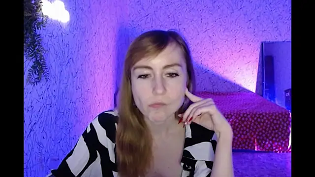 Snapshot of Athena_Richards chatting on 12-20-24, 04:04 Athena Richards online show from 12-20-24, 04:04