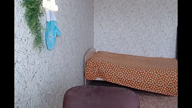 Snapshot of Athena_Richards chatting on 02-19-25, 09:39 Athena Richards online show from 02-19-25, 09:39