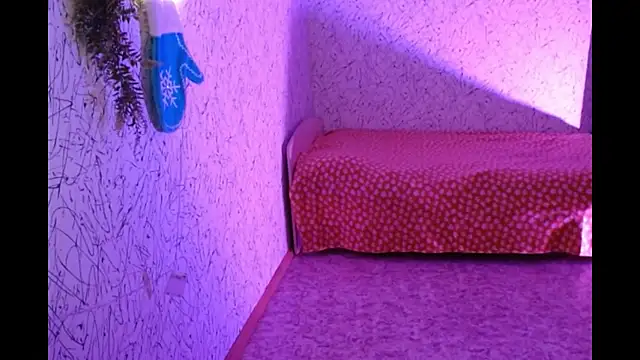 Snapshot of Athena_Richards chatting on 02-20-25, 02:57 Athena Richards online show from 02-20-25, 02:57