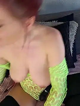 Snapshot of Nicky-Blue chatting on 12-19-24, 12:12 Nicky-Blue online show from 12-19-24, 12:12