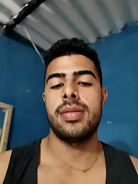 Snapshot of LuiMilan99 chatting on 03-25-26, 03:40 LuiMilan99 online show from 03-25-26, 03:40