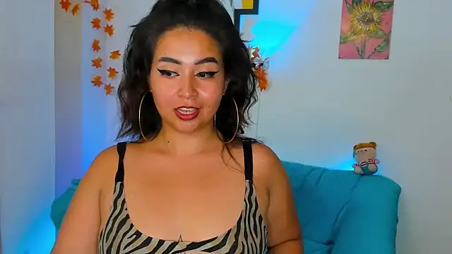 Snapshot of LiahDiaz chatting on 01-11-25, 12:12 LiahDiaz online show from 01-11-25, 12:12