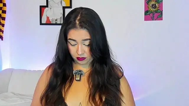 Snapshot of LiahDiaz chatting on 11-27-25, 01:35 LiahDiaz online show from 11-27-25, 01:35