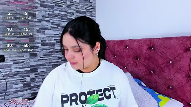 Snapshot of skyhotgirll chatting on 02-26-25, 05:50 skyhotgirll online show from 02-26-25, 05:50