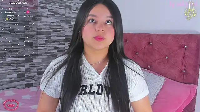 Snapshot of skyhotgirll chatting on 10-03-25, 04:31 skyhotgirll online show from 10-03-25, 04:31