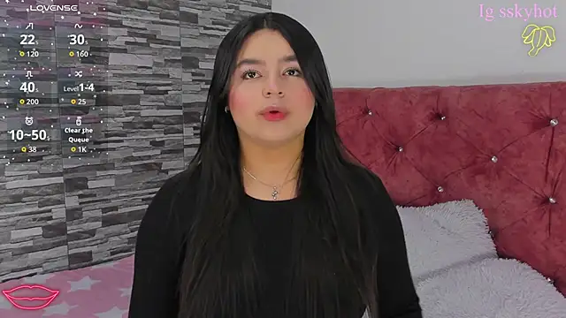 Snapshot of skyhotgirll chatting on 10-04-25, 08:01 skyhotgirll online show from 10-04-25, 08:01