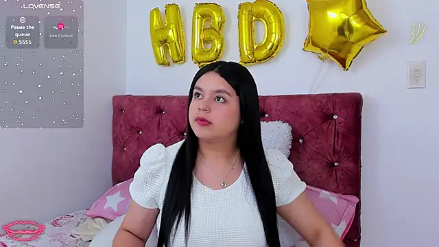 Snapshot of skyhotgirll chatting on 03-28-26, 07:35 skyhotgirll online show from 03-28-26, 07:35