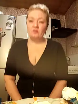 Snapshot of HelenaGlossX chatting on 12-16-24, 03:51 HelenaGlossX online show from 12-16-24, 03:51