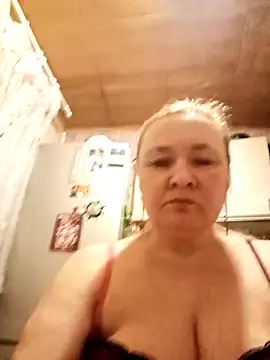 Snapshot of HelenaGlossX chatting on 02-10-25, 01:35 HelenaGlossX online show from 02-10-25, 01:35
