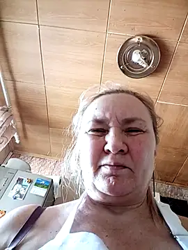 Snapshot of HelenaGlossX chatting on 02-21-25, 08:07 HelenaGlossX online show from 02-21-25, 08:07