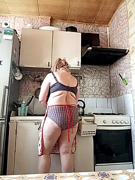 Snapshot of HelenaGlossX chatting on 02-27-25, 07:55 HelenaGlossX online show from 02-27-25, 07:55