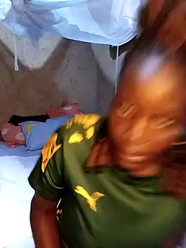 Snapshot of pretty_prickle chatting on 02-17-26, 06:54 pretty prickle online show from 02-17-26, 06:54