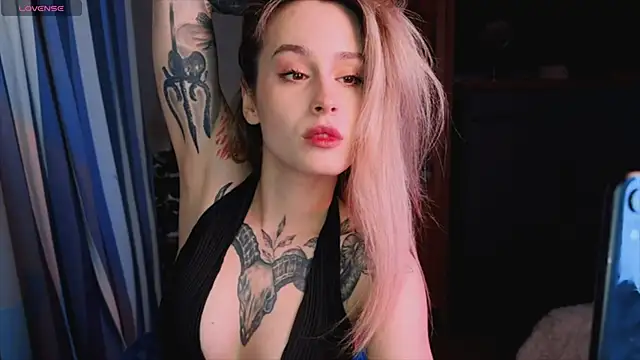 Snapshot of aviva_faith chatting on 11-21-25, 05:22 aviva faith online show from 11-21-25, 05:22